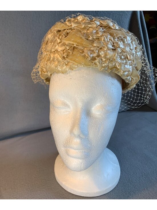 Ladies Ivory Raffia & Velvet Ribbon Hat with Netting Size 22 Vintage main image 3